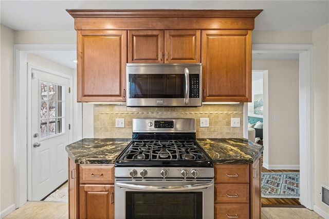 126 Marwood Road, Greece, NY 14616