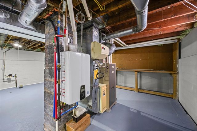 126 Marwood Road, Greece, NY 14616