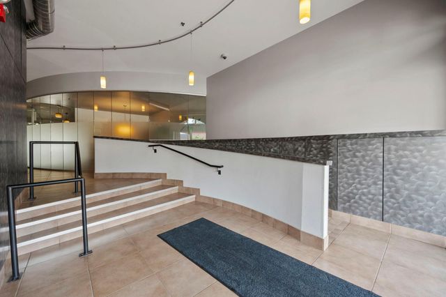 15 E Franklin Avenue 210, Minneapolis, MN 55404