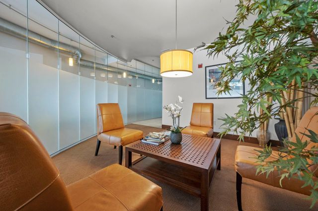 15 E Franklin Avenue 210, Minneapolis, MN 55404