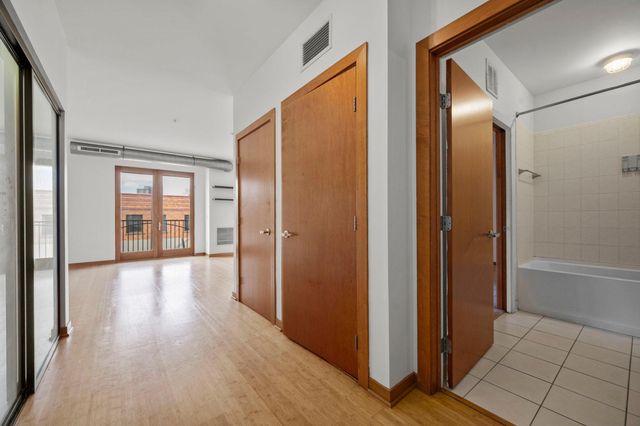 15 E Franklin Avenue 210, Minneapolis, MN 55404