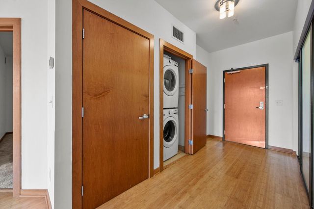 15 E Franklin Avenue 210, Minneapolis, MN 55404