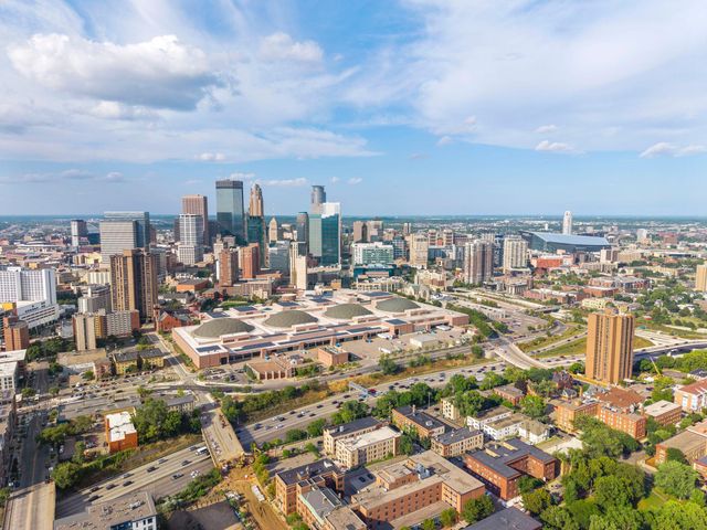 15 E Franklin Avenue 210, Minneapolis, MN 55404