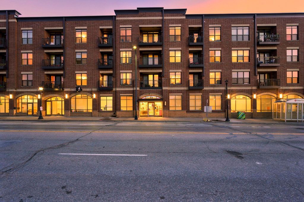 15 E Franklin Avenue 210, Minneapolis, MN 55404