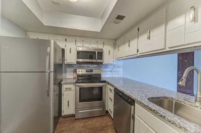 830 Elder Road B303, Homewood, IL 60430