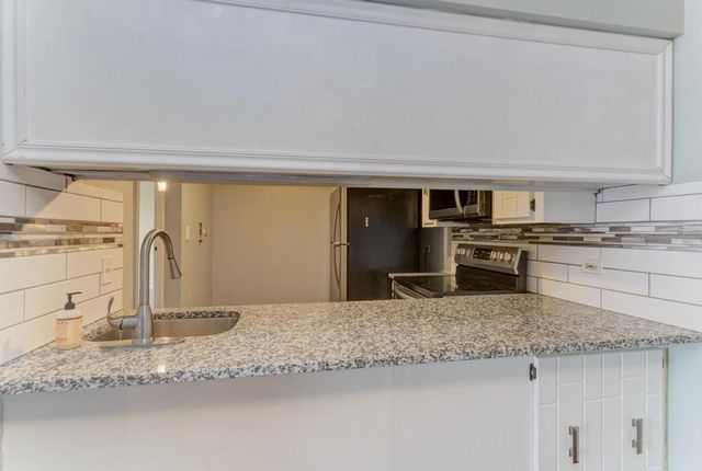 830 Elder Road B303, Homewood, IL 60430