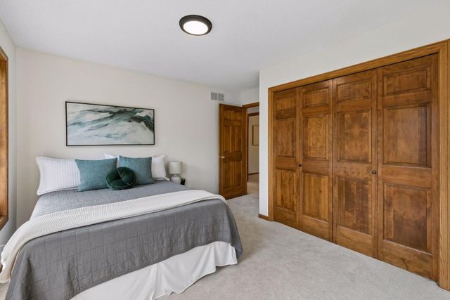 1191 Duckwood Trail, Eagan, MN 55123