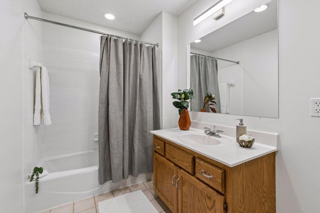 1191 Duckwood Trail, Eagan, MN 55123