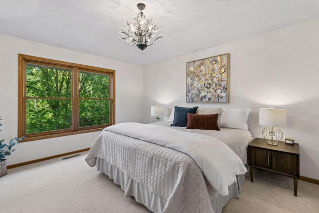1191 Duckwood Trail, Eagan, MN 55123