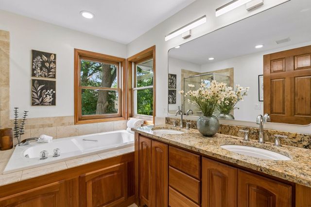 1191 Duckwood Trail, Eagan, MN 55123