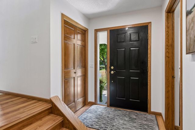 1191 Duckwood Trail, Eagan, MN 55123