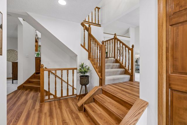 1191 Duckwood Trail, Eagan, MN 55123
