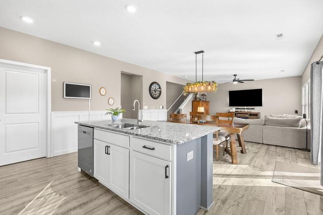 373 Kells Court W, Newark, OH 43055