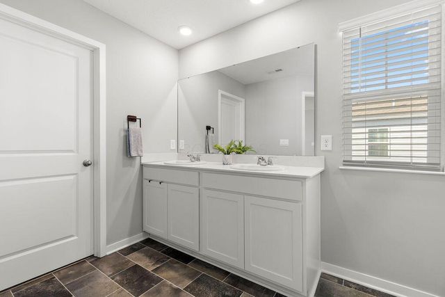 373 Kells Court W, Newark, OH 43055