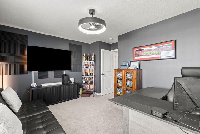 373 Kells Court W, Newark, OH 43055