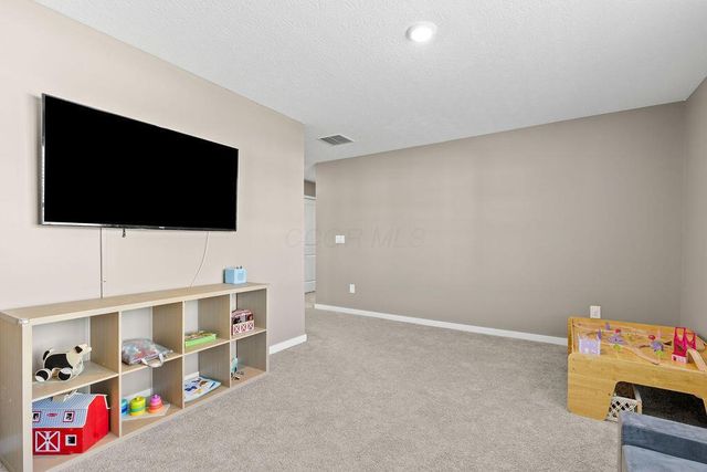 373 Kells Court W, Newark, OH 43055