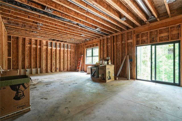3931 Windfall Drive NW, Cedar Rapids, IA 52405