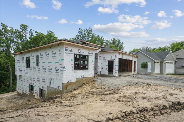 3931 Windfall Drive NW, Cedar Rapids, IA 52405