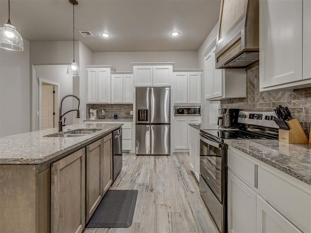 2319 N Greys Harbor Road, Blanchard, OK 73010
