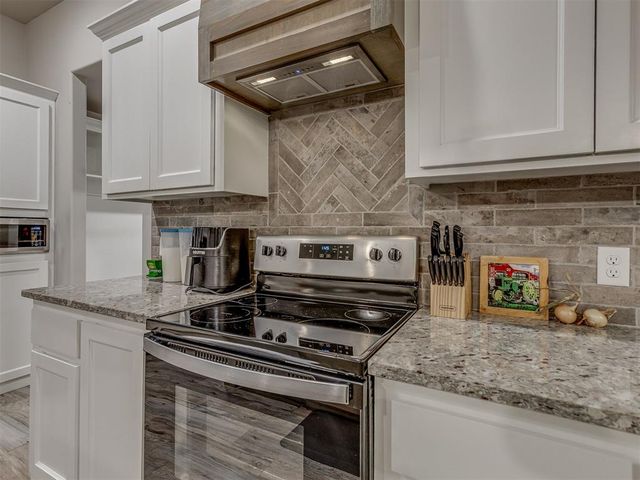 2319 N Greys Harbor Road, Blanchard, OK 73010