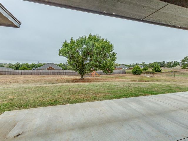 2319 N Greys Harbor Road, Blanchard, OK 73010
