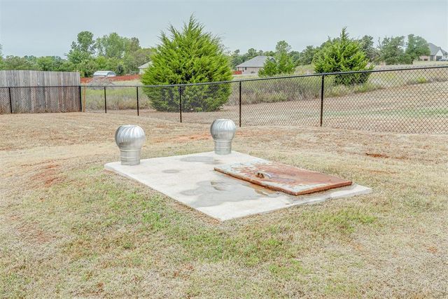 2319 N Greys Harbor Road, Blanchard, OK 73010