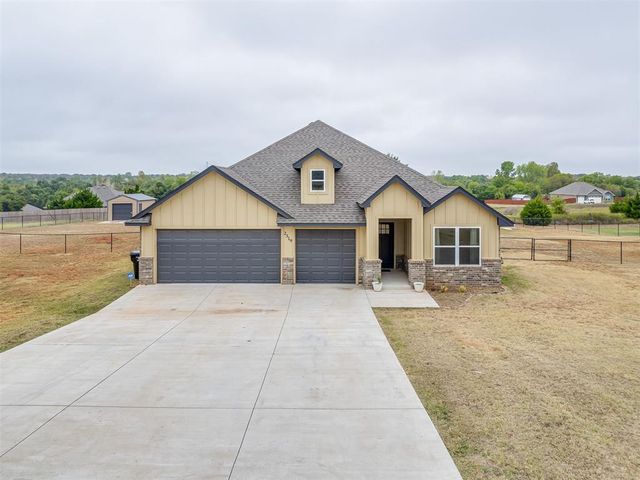 2319 N Greys Harbor Road, Blanchard, OK 73010
