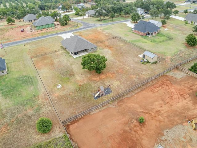 2319 N Greys Harbor Road, Blanchard, OK 73010