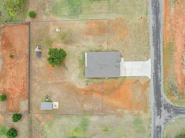 2319 N Greys Harbor Road, Blanchard, OK 73010