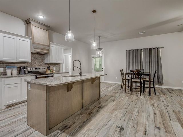 2319 N Greys Harbor Road, Blanchard, OK 73010