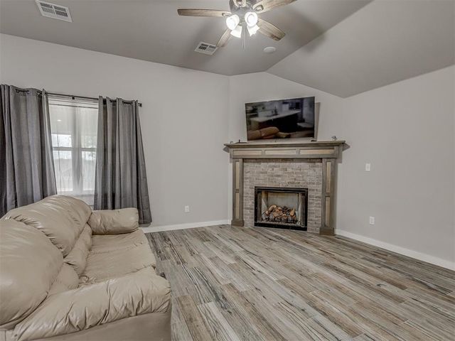 2319 N Greys Harbor Road, Blanchard, OK 73010