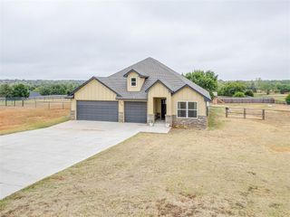 2319 N Greys Harbor Road, Blanchard, OK 73010