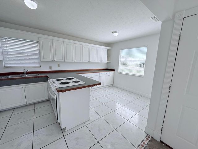 368 14th Place SW, Vero Beach, FL 32962