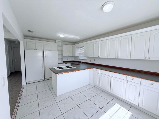 368 14th Place SW, Vero Beach, FL 32962