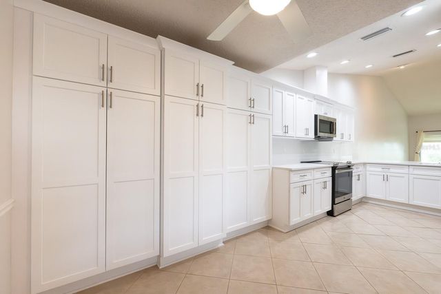 12235 SW KINGSWAY CIRCLE C6, Arcadia, FL 34269