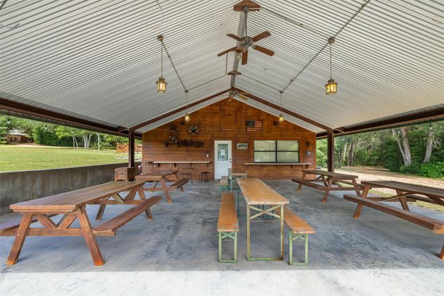 10900 Mayer Cemetery Road, Burton, TX 77835