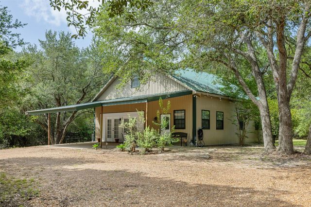 10900 Mayer Cemetery Road, Burton, TX 77835
