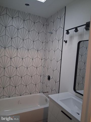 2926 OAKLEY AVE, Baltimore, MD 21215