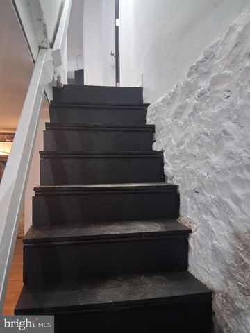 2926 OAKLEY AVE, Baltimore, MD 21215