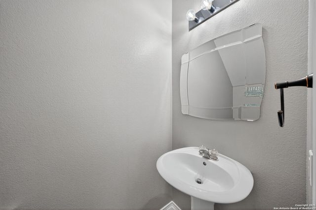 7230 Painter Way, San Antonio, TX 78240