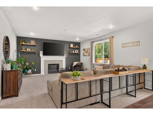 662 E TAFT St, Carlton, OR 97111