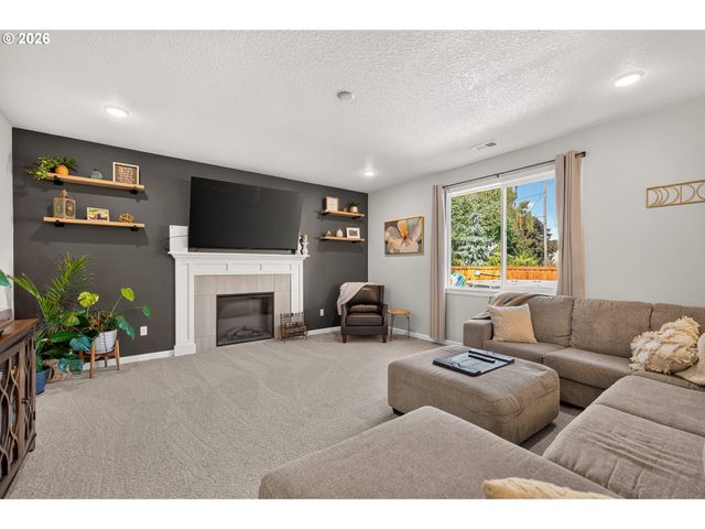 662 E TAFT St, Carlton, OR 97111