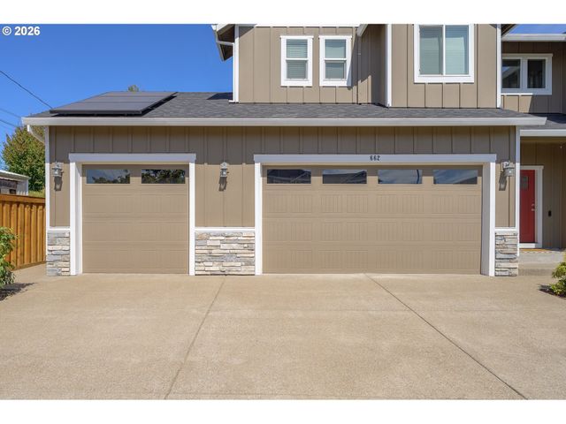 662 E TAFT St, Carlton, OR 97111