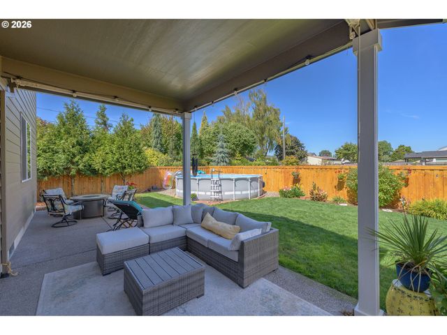 662 E TAFT St, Carlton, OR 97111