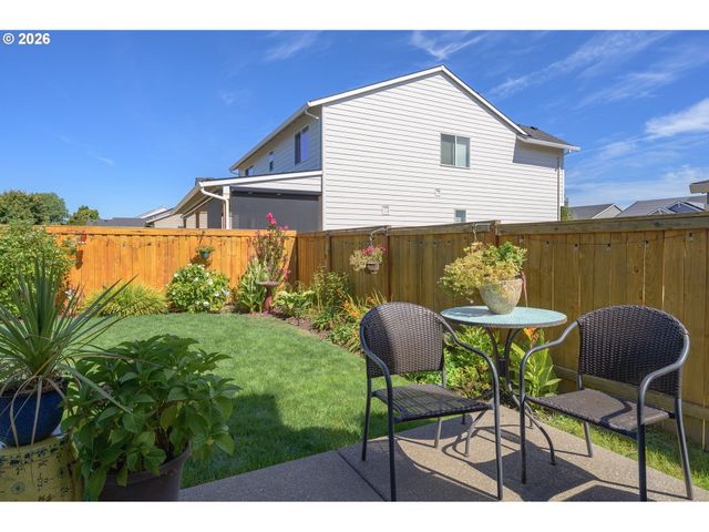 662 E TAFT St, Carlton, OR 97111