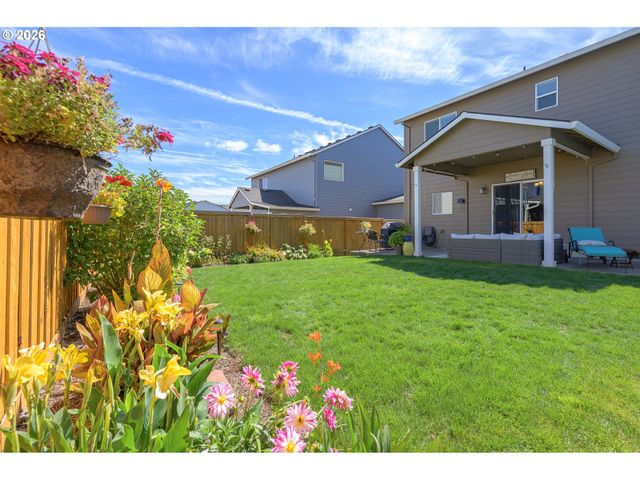 662 E TAFT St, Carlton, OR 97111