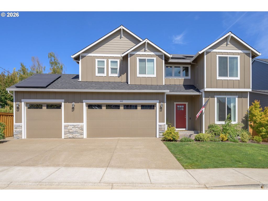 Image 1 of property listing at 662 E TAFT St, Carlton, OR 97111