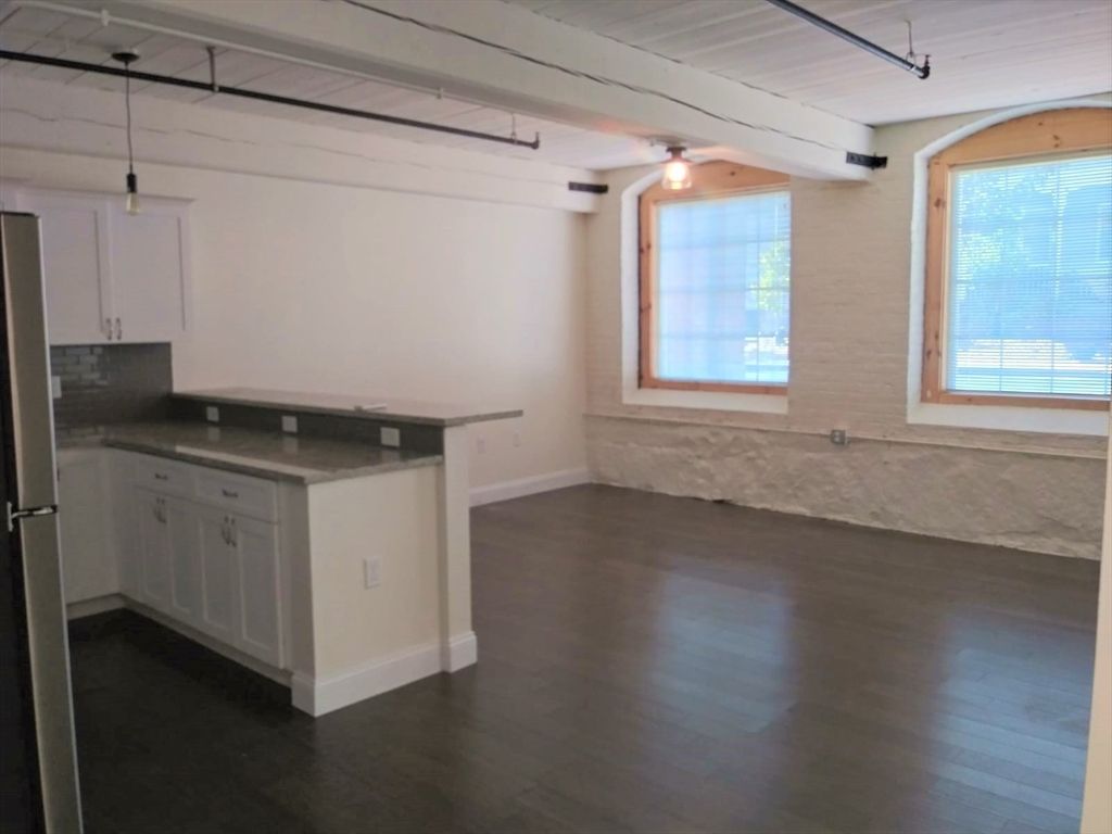 45 Summer 102, Leominster, MA 01453