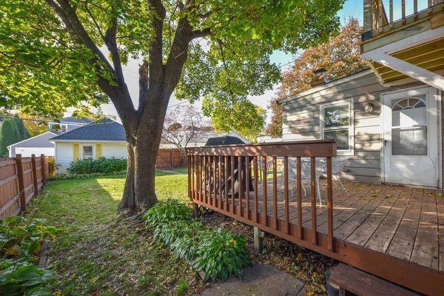 8025 W Lorraine PLACE, Milwaukee, WI 53222