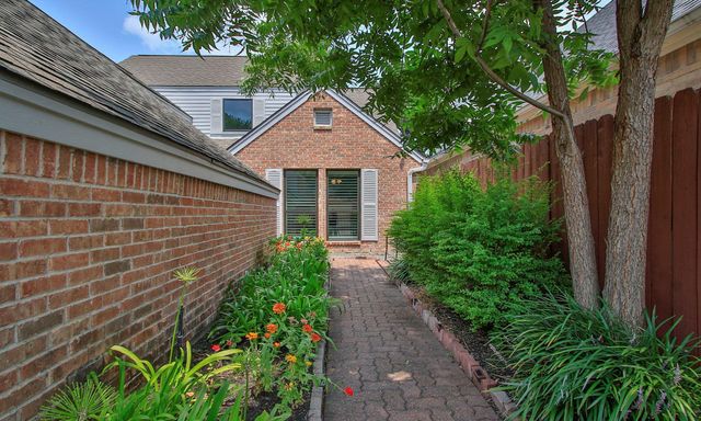 7637 Ameswood Road, Houston, TX 77095